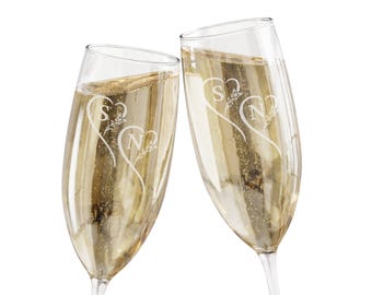 Fjärils- och hjärtanmonogram champagneglas, graverade initialer, 225 g