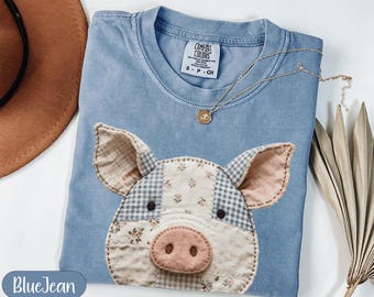 Faux Patchwork Pig T-Shirt, Quilted Farm Animal Head Tee, Gingham Floral Rustic Pig Lover Shirt, Cottagecore Farmhouse Gift