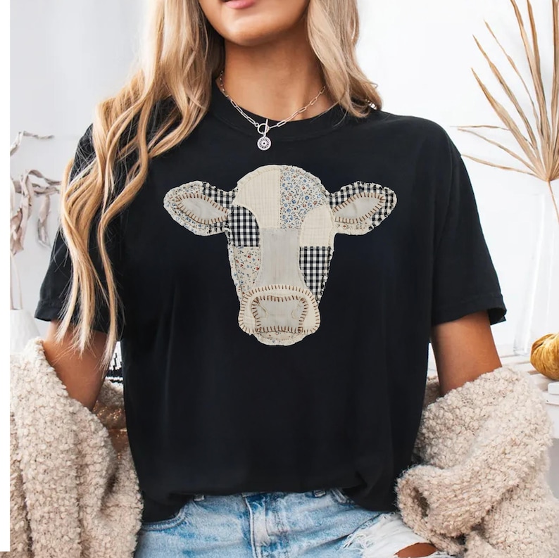 Cute Patchwork Cow Printed Graphic Tee, Casual Black T-Shirt for Women, Trendy Animal Design Top, Fashionable Everyday Wear
