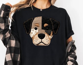 Faux Patchwork Rottweiler T-Shirt, Gestepptes Hundegesicht T-Shirt, Gingham Floral Rustikal Rottie Liebhaber Geschenk, Cottagecore Hundemutter Shirt