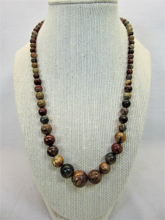 Polished Natural Stone Bead Necklace