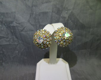 Boucles d'oreilles clip rondes dorées Aurora avec strass