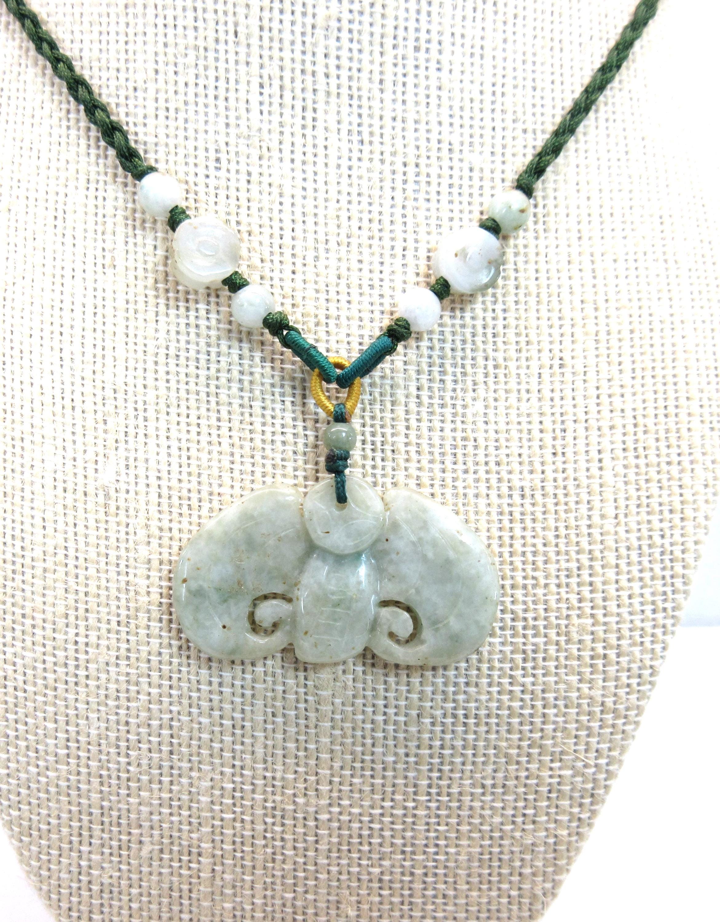 彫刻された中国のヒスイコウモリペンダントネックレス - Etsy 日本