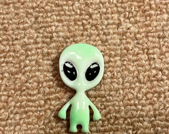 Glow In The Dark Alien Fridge Magnet | Retro UFO Space Decor
