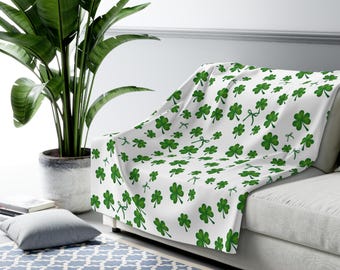 Green Shamrock Coquette Pattern Sherpa Blanket | St. Patrick's Day Clover Fleece