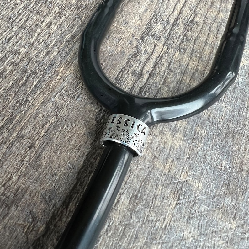 Étiquette d'identification stéthoscope nom personnalisé fleur sauvage estampée à la main étiquette nom stéthoscope étiquette Littman cadeau infirmière image 3