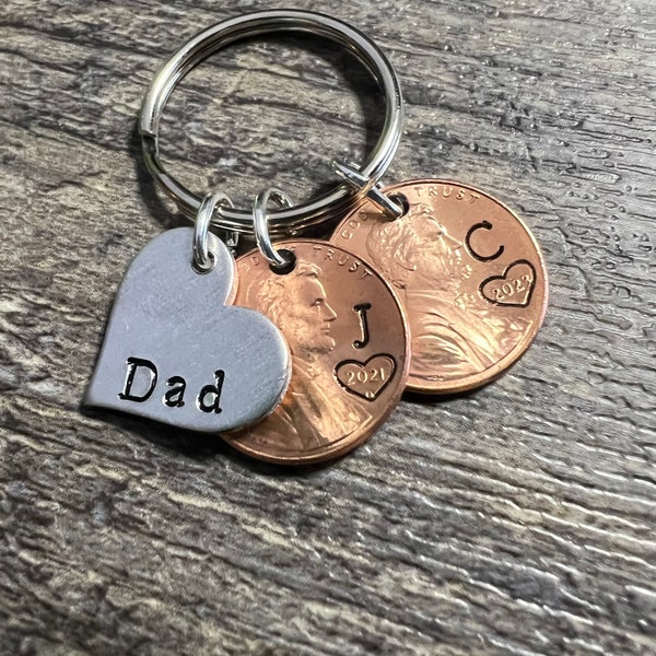 Father's Day Penny Keychain Gift - Personalized Family Initials and Birth Year, Gift for Dad, Birthday Gift for Dad. Grandpa Birthday Gift