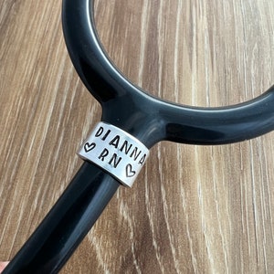 Hand gestempelt Stethoskop ID Tag: individueller Name, Herzen, Aluminium Krankenschwester Geschenk