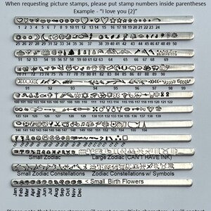 Pode incluir: Um bracelete de metal prateado com uma variedade de pequenos desenhos estampados. Os carimbos incluem n&uacute;meros, s&iacute;mbolos, signos do zod&iacute;aco e constela&ccedil;&otilde;es. O texto na imagem diz "Small Stamps (Stamped on 1/4" x 6" cuff)" e "When requesting picture stamps, please put stamp numbers inside parentheses Example - "I love you (2)".