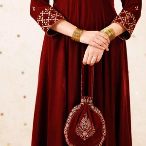 Luxurious Embroidered Pouch For Every Occasion KFW25-147