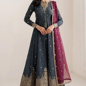 Embroidered raw-silk UR-7058: navy salwar kameez, three-piece Pakistani suit with gold-embroidered kameez and maroon dupatta.