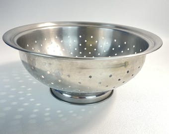 EKCO FLINT Stainless Steel Colander Strainer 10.5 inches Pedestal Base Vintage