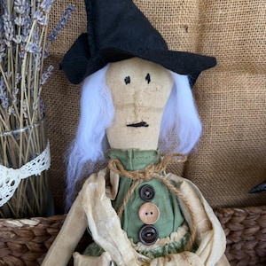 Handmade Witch Doll ISOLDE – Primitive Cloth Doll – Farmhouse Autumn Decor – Spooky Halloween Gift