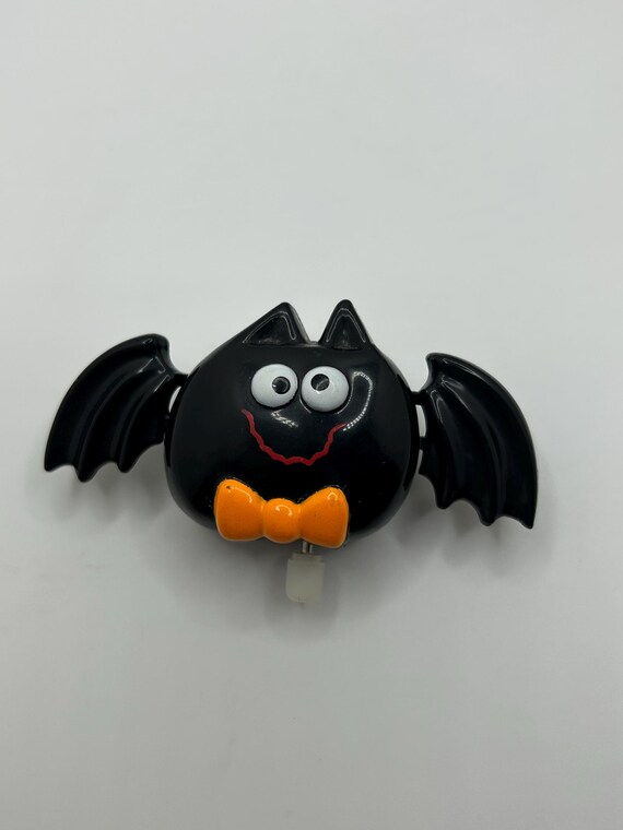 Vintage Halloween Bat Moving Wings Wind-up Pin Hallmark