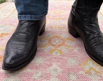 Vintage Lucchese Black Leather Cowboy Boots Men’s Size 12E Western Boots Handmade Pointed Toe Classic Tall Boots