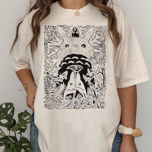 Camiseta vintage con boceto de Mi Vecino Totoro: Camiseta de anime de Studio Ghibli imagen 2