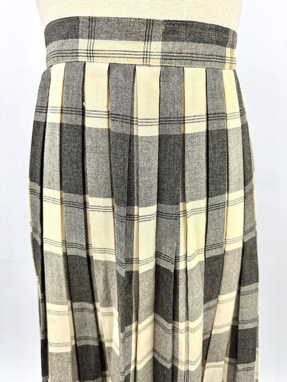 Medium 1950s Brown Wool Skirt With Decorative Beading main image 0