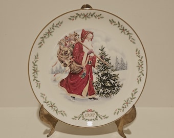 Vintage Decorative Lenox Christmas Santa Plate Wall Plaque