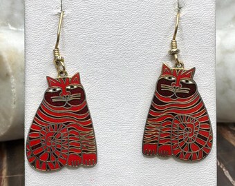 Pendientes colgantes de gato de esmalte rojo de Laurel Burch, firmados por Shambala Designer Jewelry, 3,8 cm (1,5 pulgadas)