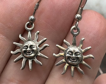 Pendientes de plata de ley con cara de sol, colgante celestial sonriente, sello 925, gancho francés, 3,8 cm (1,5 pulgadas)