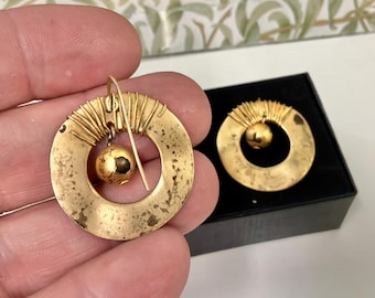 Gold Tone Brutalist Dangle Earrings, Sculptural Open Circle Disc, 1970s-1980s Artisan Jewelry