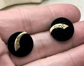 Black Onyx Stud Earrings, 14K Gold Diamond Cut Accent, Round Disc, 16mm, Estate Modernist