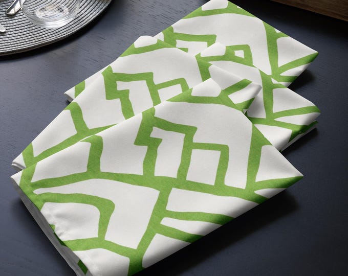 Green & White Geometric Cloth Napkins (Set of 4) | Coordinating Table Linens