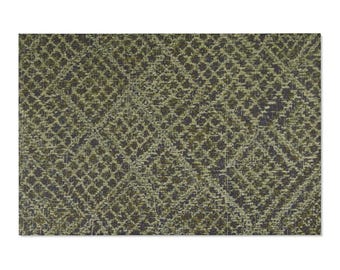 Olive Green Textured Pattern Area Rug | Minimalist Abstract Diamond Ikat Motif (4'x6')