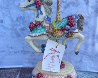 Heritage House Melodies Country Fair Collection carrouselpaardbeeldje