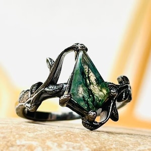 Kite Cut Moss Agate Ring, Sterling Silver Vintage Promise Ring