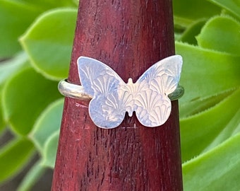 Anillo de mariposa / Anillo Farfalla / Anillo de mariposa de plata de ley / Anillo texturizado / Tamaño 6 1/2