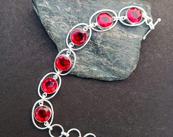 Beautiful Garnet statemernt bracelet,925 sterling silver bracelet,handmade bracelet,gift for women,birthday gift,red garnet bracelet