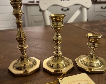 3 portavelas Baldwin de latón macizo completamente nuevos con 2 adaptadores para velas de pilar.