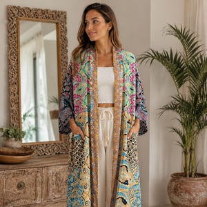 Vintage PatchWork Silk Sari Kimono Robe, Boho Duster Jacket, Recycled Saree Lounge Cover Up Resort Wear