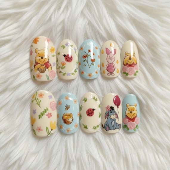 Vintage Pooh Garden Press On Nails, Cute Pastel Floral Nail Art, Honey Bee Cottagecore Nails, Hand-Painted Cartoon Press On Nail Set