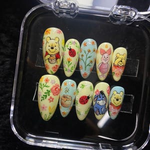Vintage Pooh Garden Press On Nails, Cute Pastel Floral Nail Art, Honey Bee Cottagecore Nails, Hand-Painted Cartoon Press On Nail Set image 2