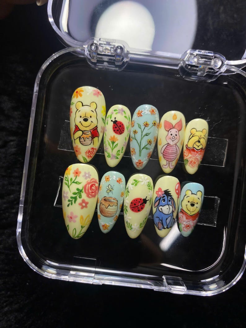 Vintage Pooh Garden Press On Nails, Cute Pastel Floral Nail Art, Honey Bee Cottagecore Nails, Hand-Painted Cartoon Press On Nail Set image 2