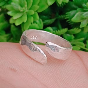 Hamrad tåring i sterlingsilver: Justerbart bohemiskt armband