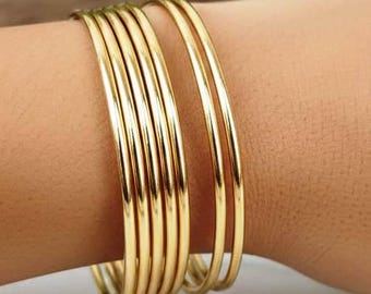 Set di bracciali rigidi in ottone fatti a mano: bracciali impilabili, set da 7