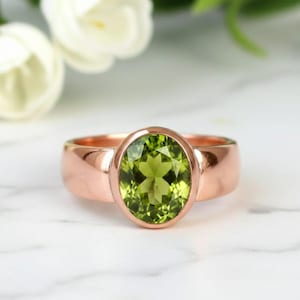 Handgjord ring med massiv kopparperidot, statementringar