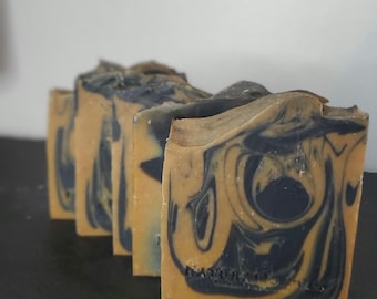 Barra de equilibrio de carbón y cúrcuma / Jabón botánico artesanal para rostro y cuerpo / Limpiador artesanal a base de plantas