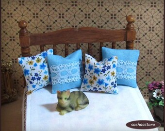 small scatter cushion