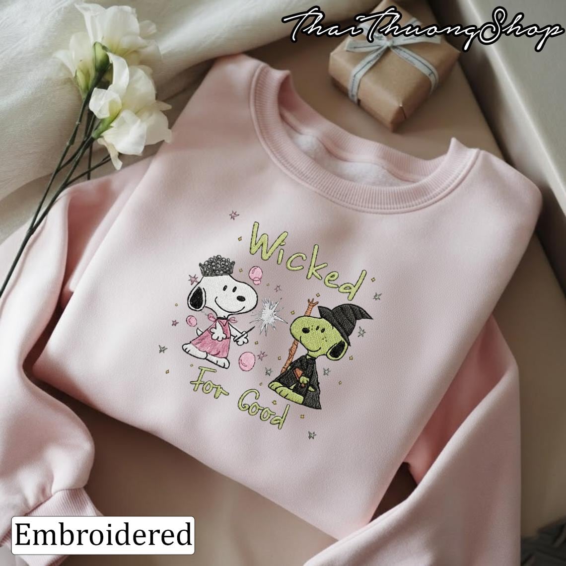 Peanuts Snoopy Black And White Kennel Women's Sweatshirt