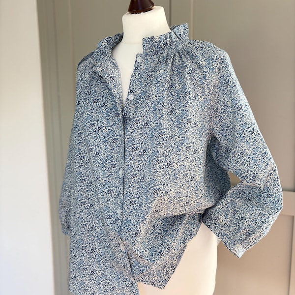 Liberty of London bloemenblouse - Handgemaakte blouse met rucheskraag - Tana Lawn shirt - Primrose top