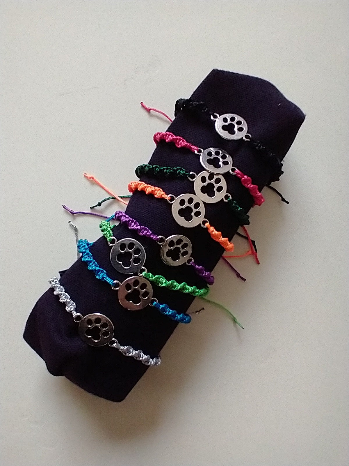 Makramee Armband mit Hund Pfote. Hund Pfote Armband. Geschenk Etsy