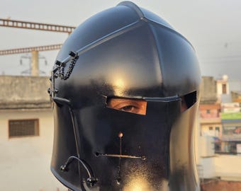 Casco medieval de gran yelmo hecho a mano / Casco de caballero cruzado de acero negro ponible / Réplica de armadura templaria para recreación histórica