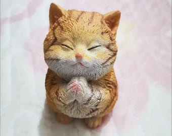 Cute Praying Cat Figurine  Resin Cat Sculpture, Cat Lover Gift, Whimsical Home Decor Accent for Desk & Shelf