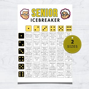 Puede incluir: Un juego de mesa Senior Icebreaker blanco con un título amarillo e ilustraciones de dados. El juego incluye preguntas como "¿Cuál es tu comida favorita?" y "¿Cuál es tu pasatiempo favorito?" Una etiqueta dorada indica que hay dos tamaños disponibles.