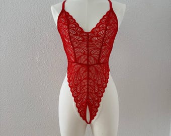 Embroidered lingerie set,floral lingerie set,Embroidered lingerie,Floral lingerie,Floral mesh lingerie,Garter belt,Floral bralette,sheer bra