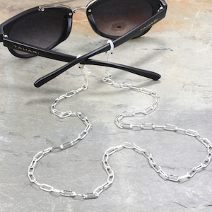 Silver Paperclip Eyeglass Chain, Minimalist Glasses Chain, Silver Sunglasses Chain, Sunglass Holder Cord, Eyeglass HOlder necklace, maetri
